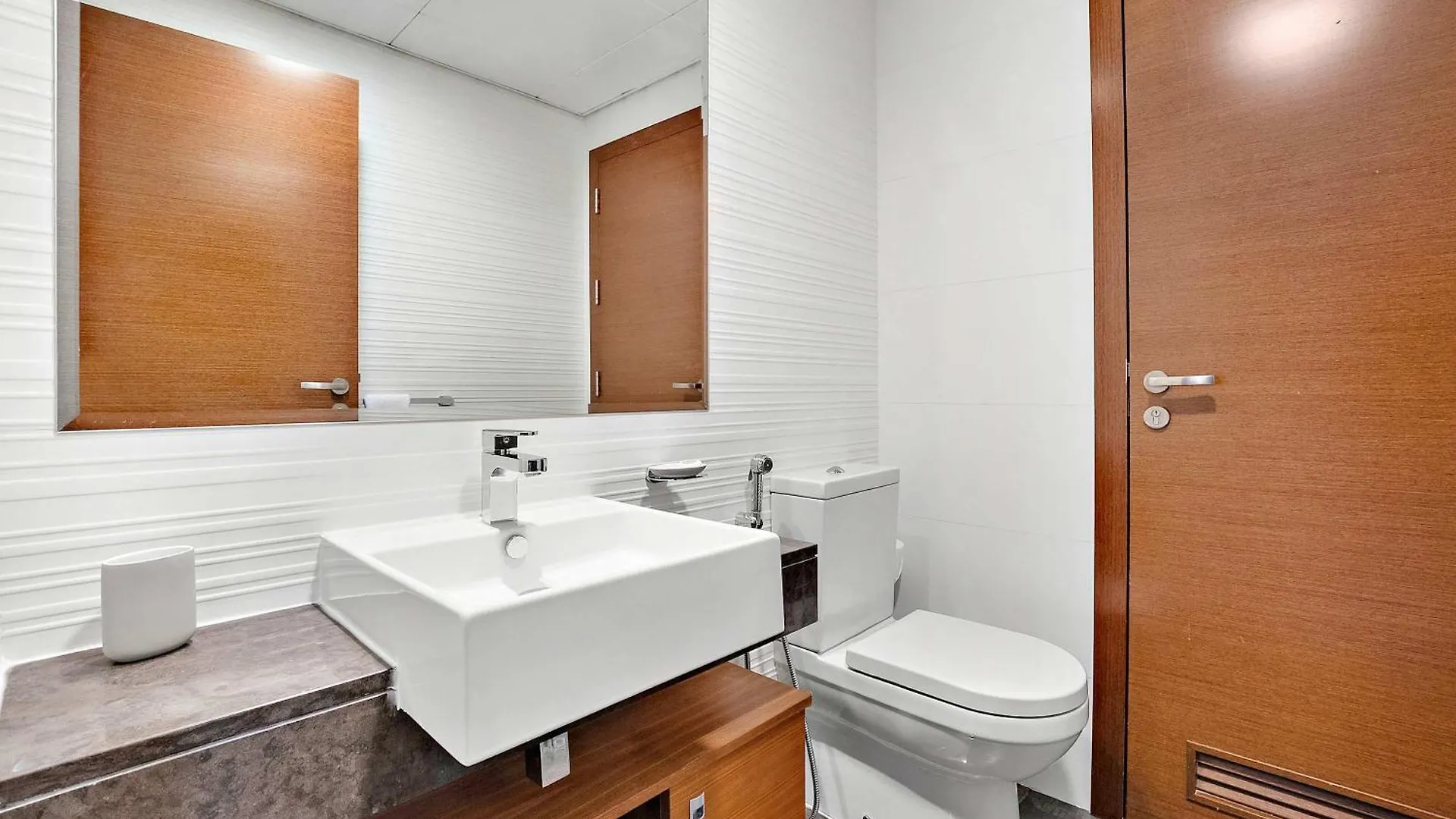 Silkhaus Modern Chic 1Bdr In A New Tower Apartment Abu Dhabi